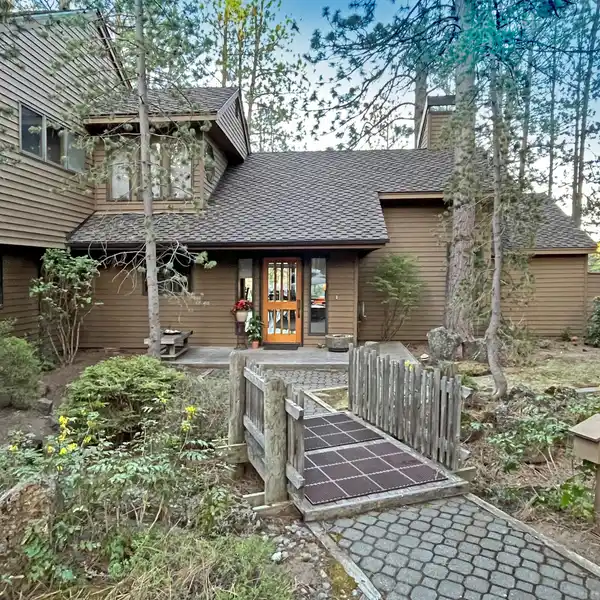 CUSTOM CLIFFSIDE HOME ON THE DESCHUTES RIVER
