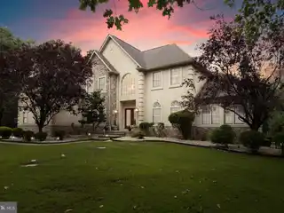 Elegant Pendleton Ridge Estate with Private Pool