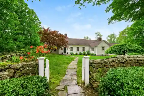 Lovely 1929 Farmhouse on 5.35 Acres