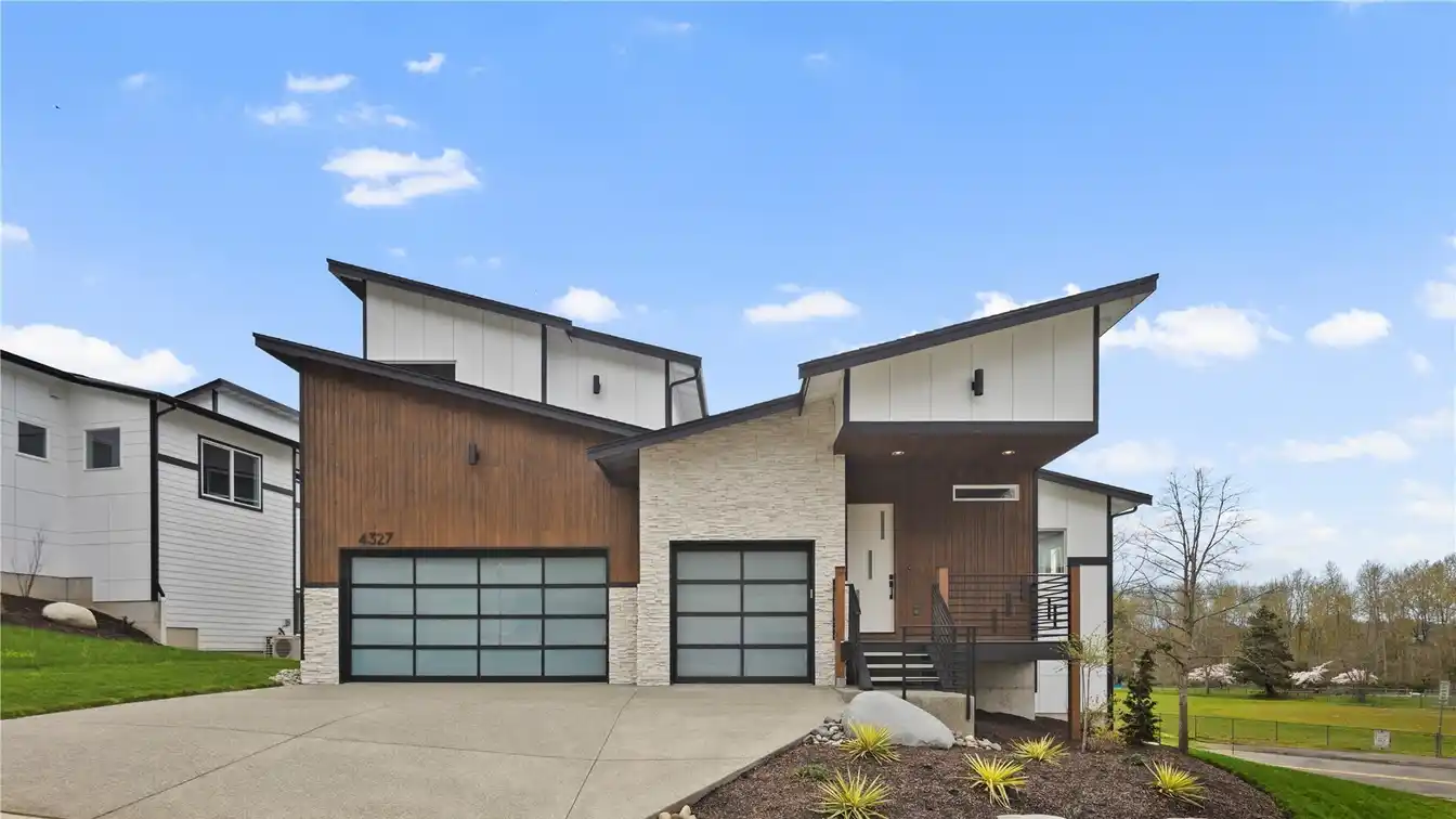 New Modern Home off the Rivers Edge