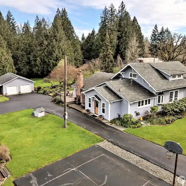 LOVELY HOME ON 6.8 ACRES