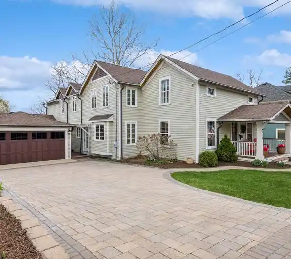 BARRINGTON VILLAGE GEM WITH DESIGNER FINISHES