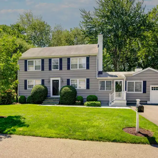 INVITING HOME IN A DESIRABLE NEIGHBORHOOD