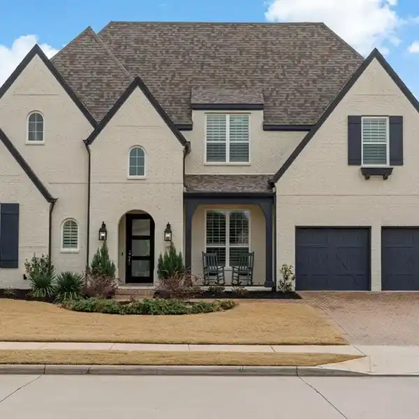 EXCEPTIONAL HOME FULL OF UPGRADES
