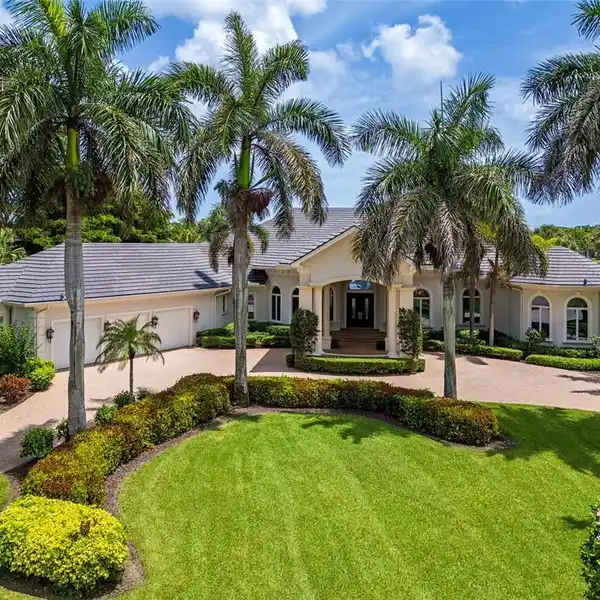 EXCEPTIONAL HOME IN GREY OAKS