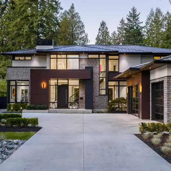 MODERN MASTERPIECE ON A PRIVATE 1/2 ACRE PROPERTY