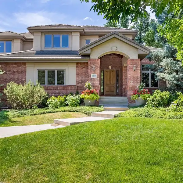 PRIVATE OASIS IN A PRIME LITTLETON LOCATION