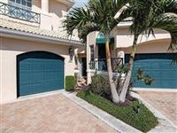 REFINED THREE BEDROOM COACH HOME