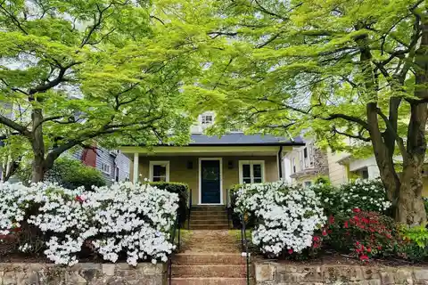 Renovated Bungalow with Carriage House & Charm