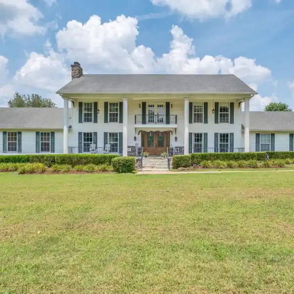 STATELY 13.12-ACRE ESTATE