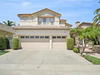 Spacious and Stunning Home in the Sorrento Community