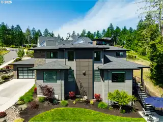 Gorgeous Home in the Mountain Gate Area
