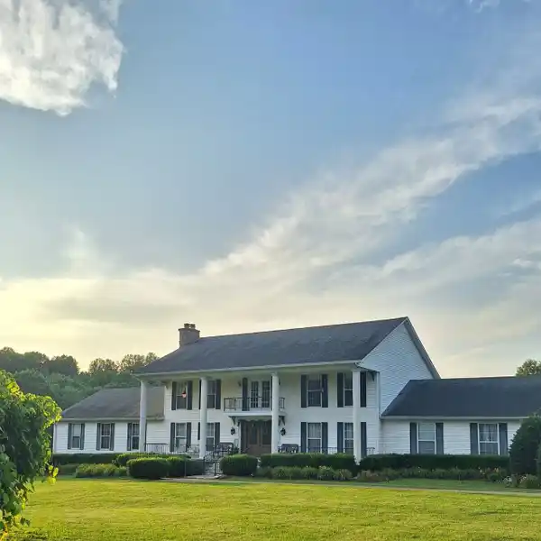 STATELY 13.12-ACRE ESTATE