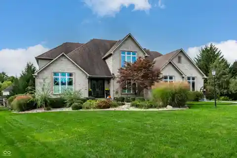 Custom Home on a Quiet Cul-De-Sac in Greystone