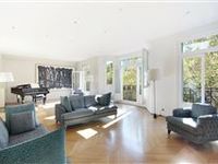 MINT CONDITION SUN-BATHED APARTMENT
