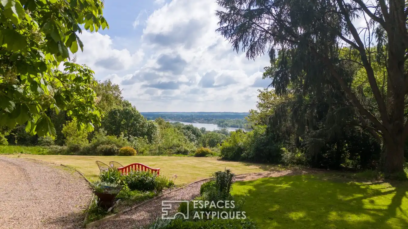 16th Century Property with Privileged View of the Loire