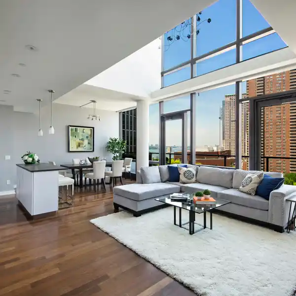 AMAZING TOP FLOOR DUPLEX FOR RENT