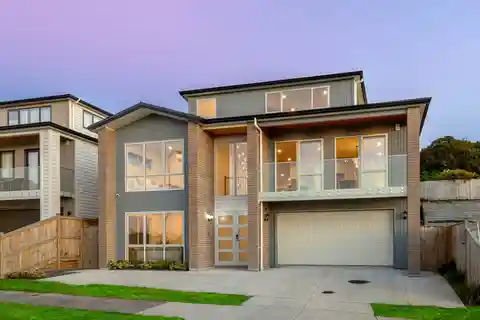Multi-Generational Living with Scenic Outlook