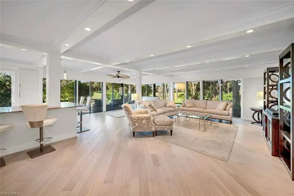 Elegant and Contemporary Home