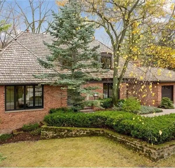 CUSTOM RENOVATED LUXURY GEM