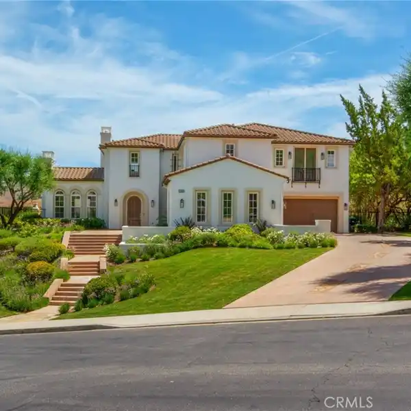 PRIVATE VIEW HOME IN MONT CALABASAS ESTATES