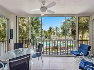 Light and Bright End Unit in Pebble Creek