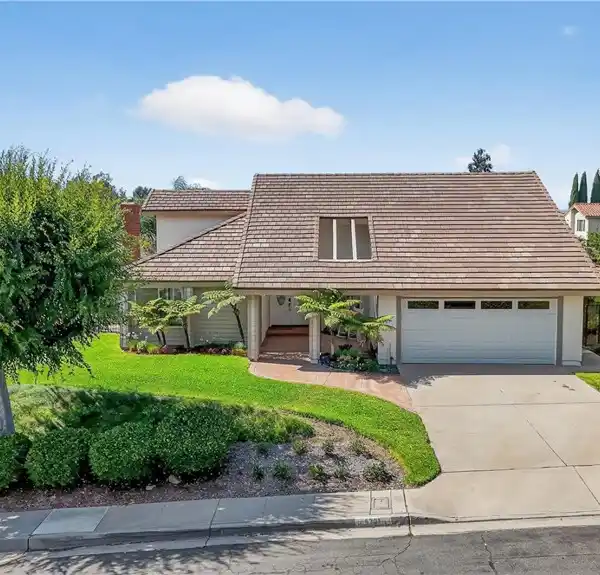 REMODELED SINGLE-LEVEL VIEW HOME