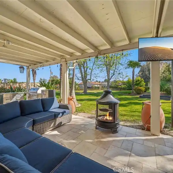 BEAUTIFUL HOME IN ANAHEIM HILLS ESTATES