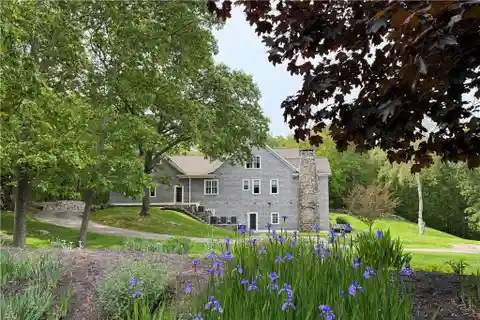 Architecturally Designed Shingled Cottage on 1.81 Acres