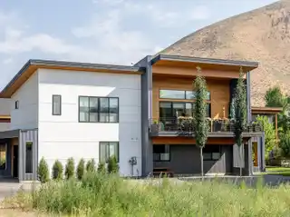 Light-Filled Home with Beautiful Finishes and Gorgeous Views
