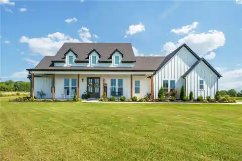 Modern Farmhouse on Three Beautiful Acres