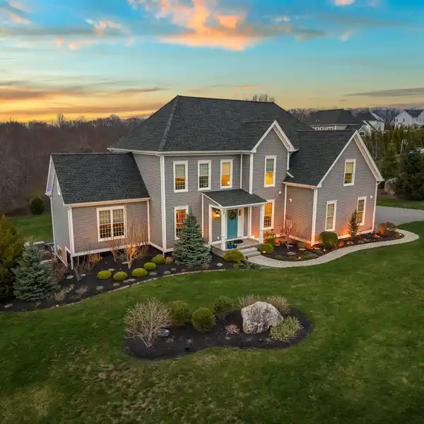 CUSTOM LUXURY ESTATE IN THE ORCHARDS