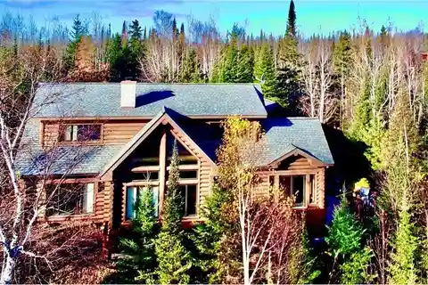 Luxury North Shore Cabin on Lake Superior