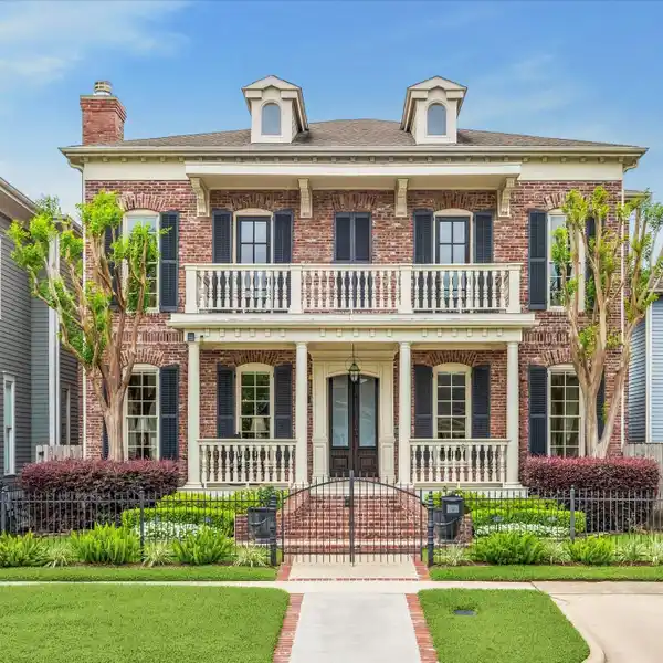 STUNNING TRADITIONAL BRICK HOME