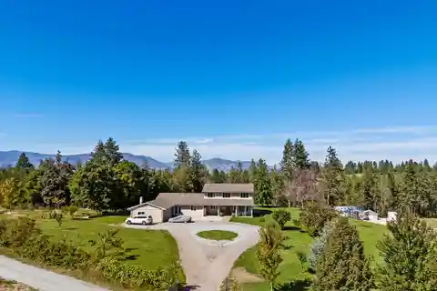 Gated Estate in Sought-after Southeast Kelowna