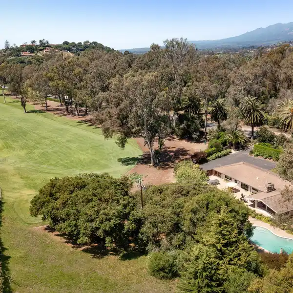 SINGLE-LEVEL RETREAT IN HOPE RANCH