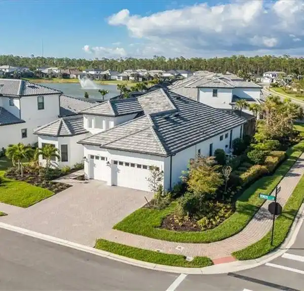 BREATHTAKING NEWLY BUILT MASTERPIECE