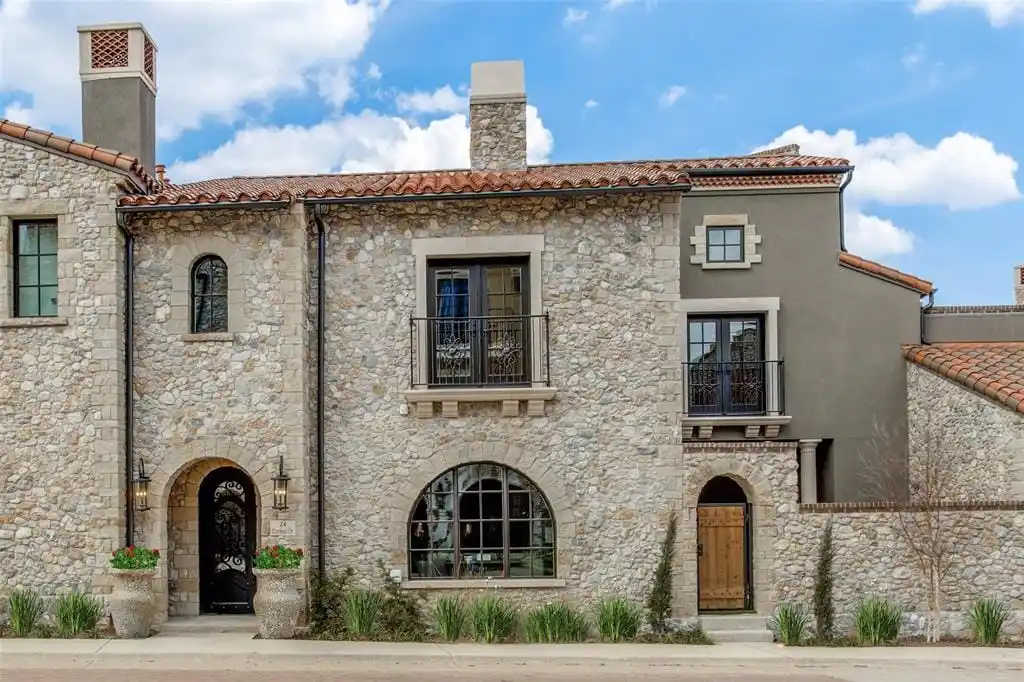 Custom Casita Home in Westlake Entrada