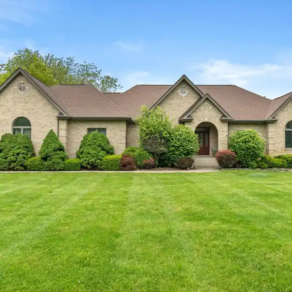 LUXURIOUS WALK-OUT RANCH