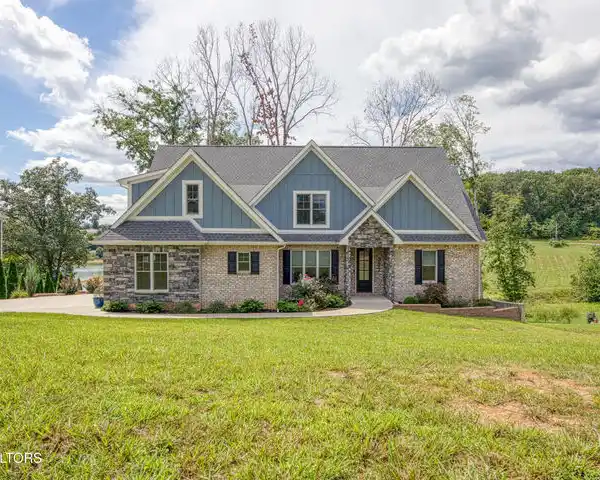 LUXURY LIVING IN A WONDERFUL LAKEFRONT COMMUNITY