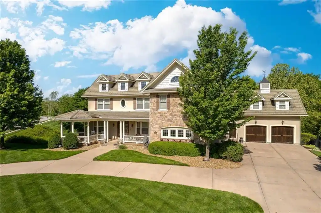 Hampton Style Custom Estate Home in the National Golf Club of Kansas City