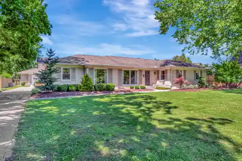 One-Level Living Just Blocks from Franklin Square
