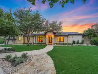 Gorgeous Home on a Quiet Cul-de-sac