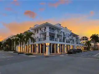 Great Opportunity in Olde Naples