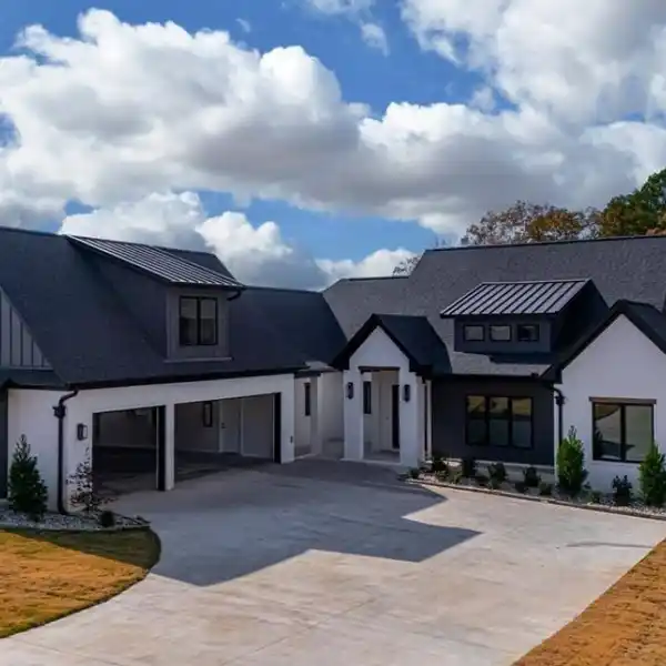 CUSTOM LAKEFRONT HOME WITH OUTDOOR KITCHEN