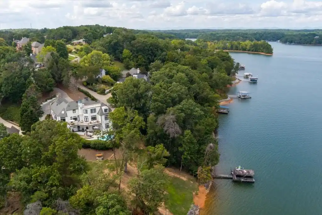 Exclusive Lakefront Estate Offering Serenity, Luxury, and Convenience