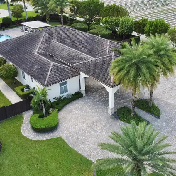 LUXURY REDLANDS HOME WITH SPARKLING POOL AND PATIO