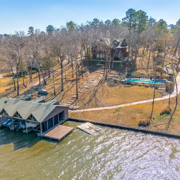 FULLY FURNISHED LAKE CYPRESS SPRINGS WATERFRONT RETREAT