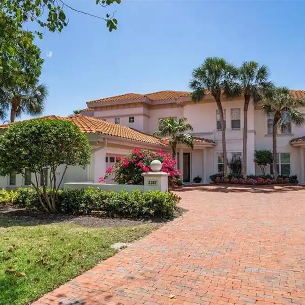SPACIOUS CONDO AT GREY OAKS COUNTRY CLUB