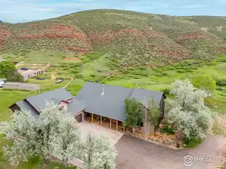 20-acre Retreat Among the Breathtaking Red Bluffs